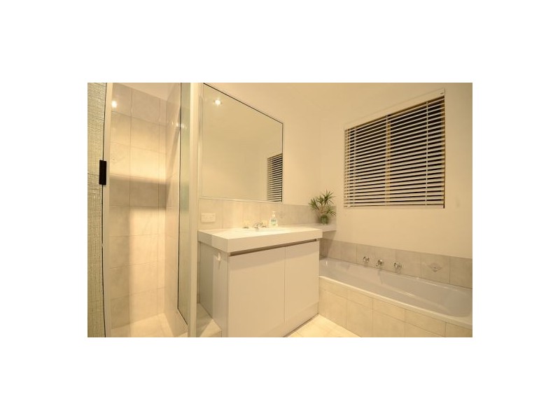 25 Galaxy Way, Carlisle WA 6101