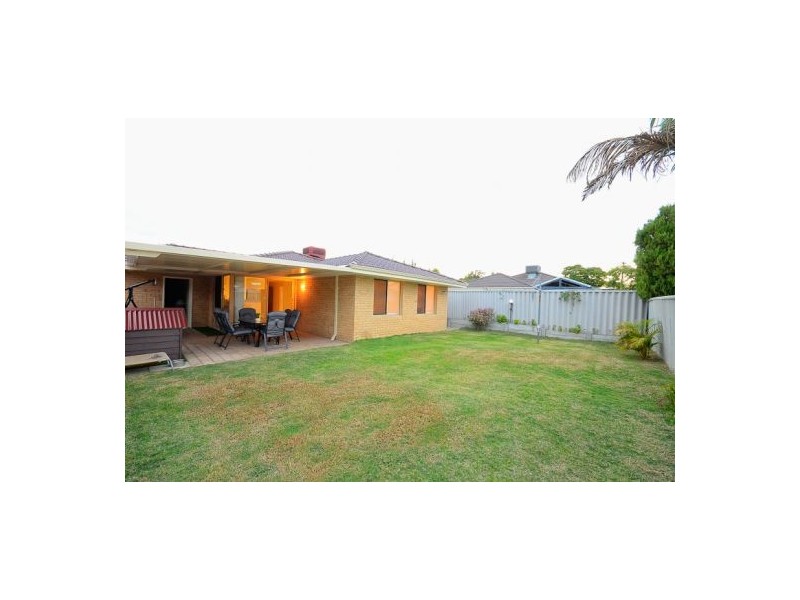 25 Galaxy Way, Carlisle WA 6101