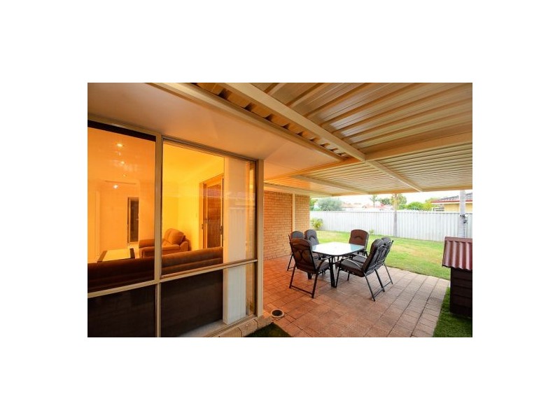 25 Galaxy Way, Carlisle WA 6101