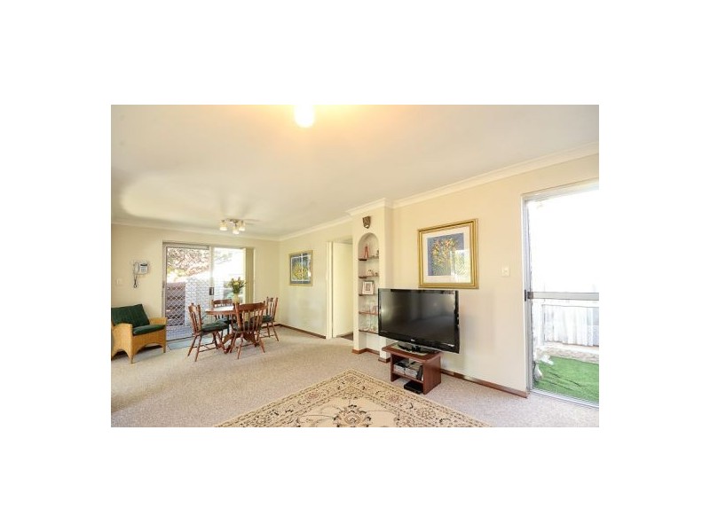 2/75 Thelma Street, Como WA 6152