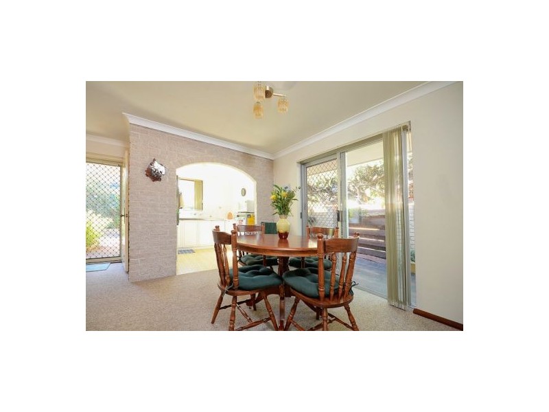 2/75 Thelma Street, Como WA 6152