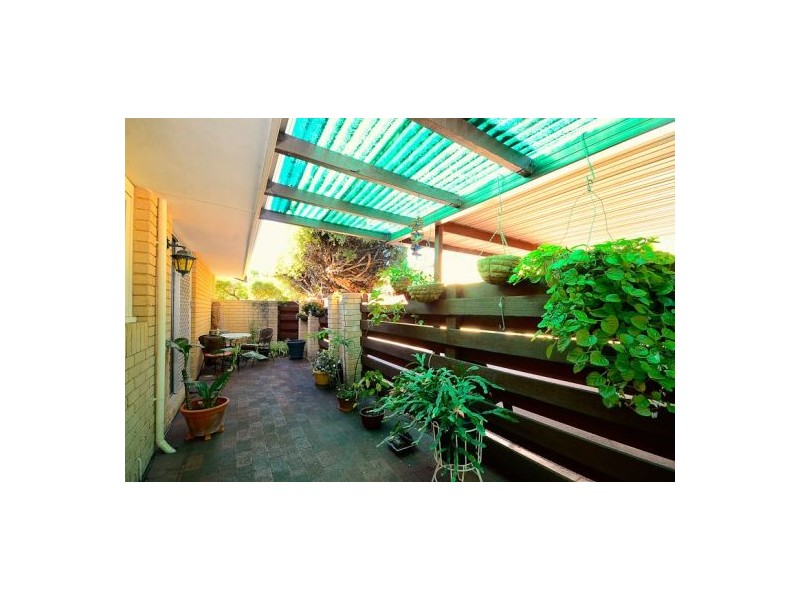 2/75 Thelma Street, Como WA 6152