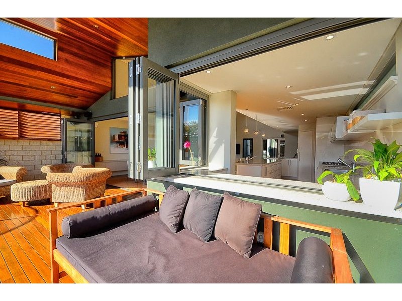 30a Tweeddale Road, Applecross WA 6153