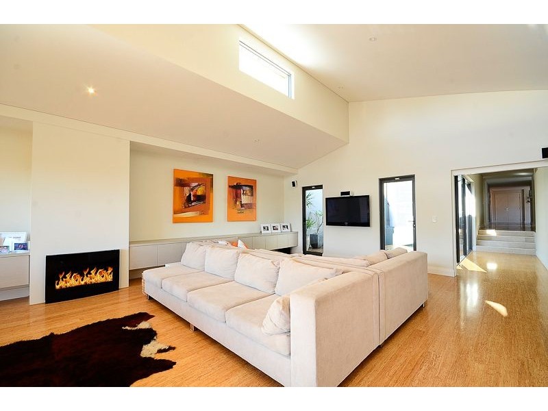 30a Tweeddale Road, Applecross WA 6153