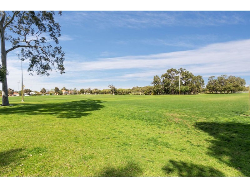 79b Cloister Ave, Manning WA 6152