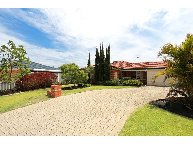 15 Kunzite Court, Forrestfield WA 6058
