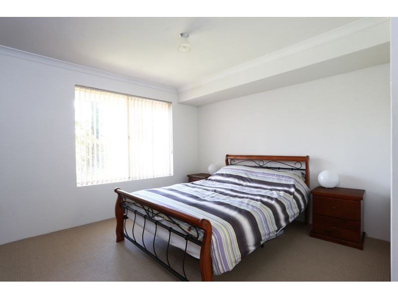 15 Kunzite Court, Forrestfield WA 6058