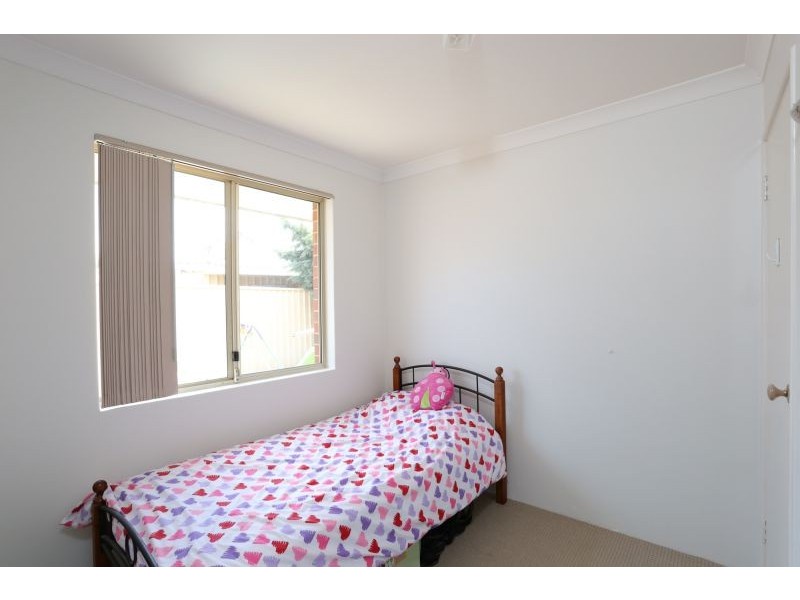 15 Kunzite Court, Forrestfield WA 6058