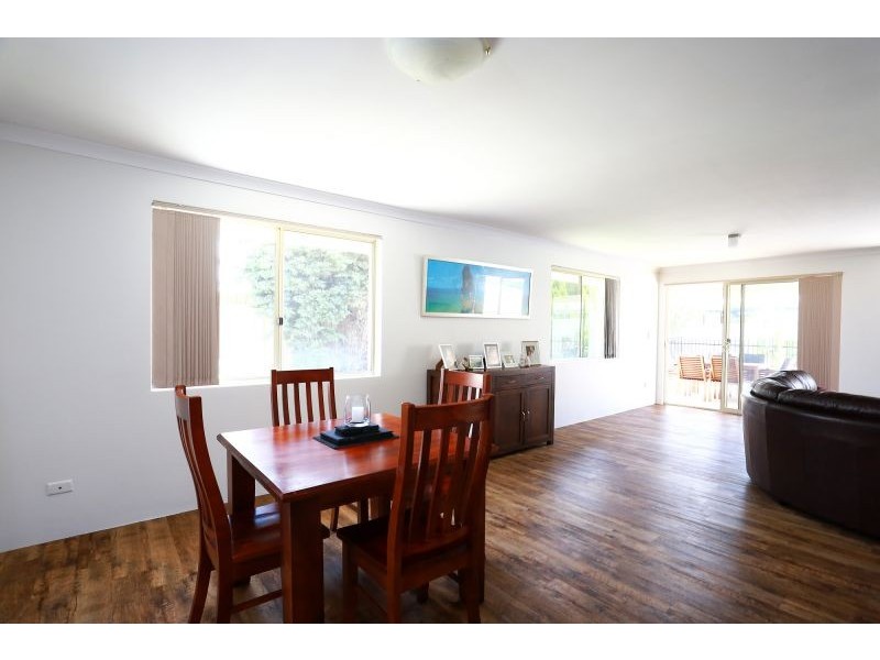 15 Kunzite Court, Forrestfield WA 6058