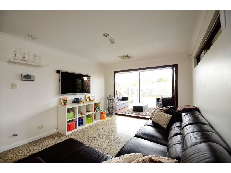 13 Burnett Road, Manning WA 6152