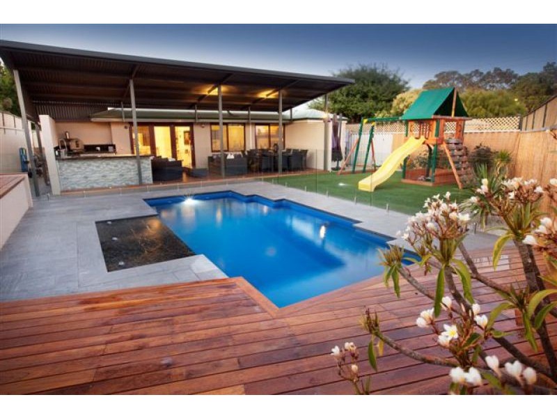 13 Burnett Road, Manning WA 6152