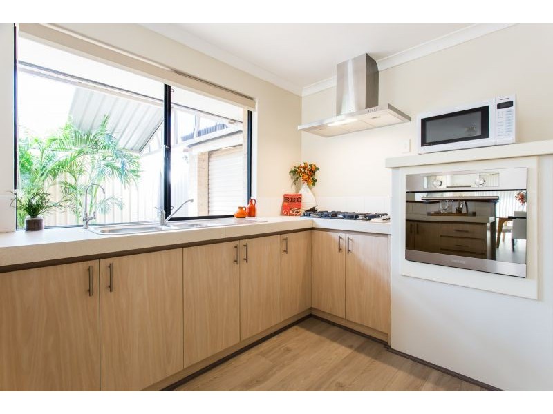 5 Ellesmere Circuit, Success WA 6164