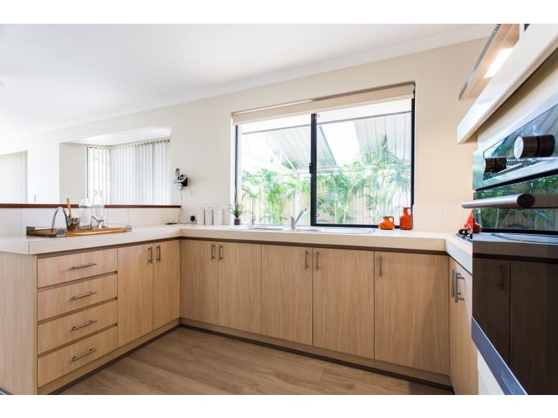 5 Ellesmere Circuit, Success WA 6164