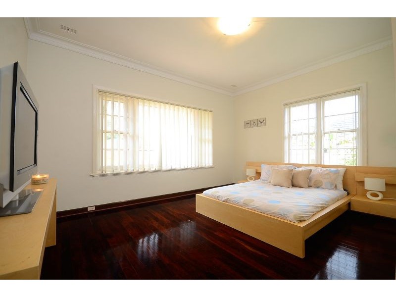 108 Thelma Street, Como WA 6152