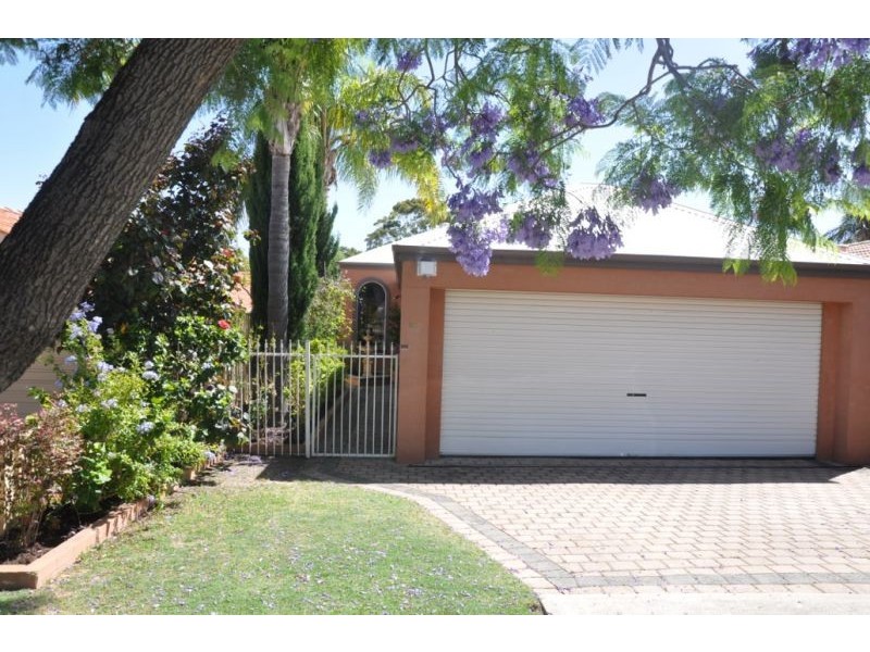 30b Crawshaw Cres, Manning WA 6152