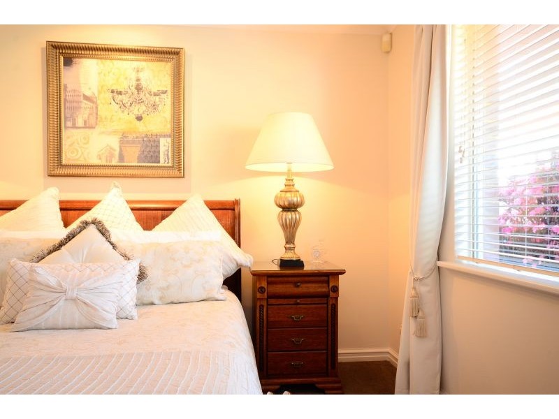 7 Mullingar Close, Waterford WA 6152