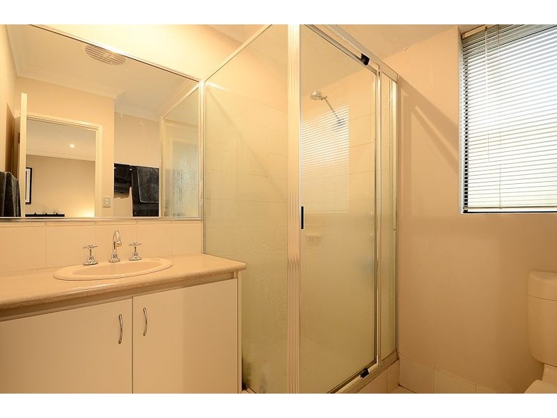 2/116 Robert Street, Como WA 6152