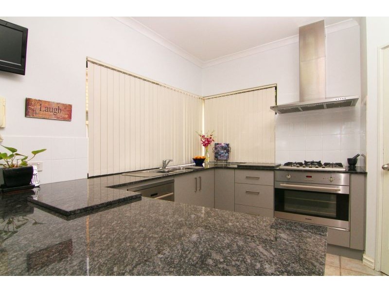 2 / 3 Birdwood Road, Melville WA 6156