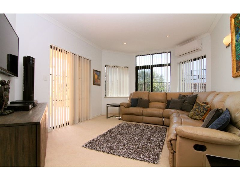 2 / 3 Birdwood Road, Melville WA 6156