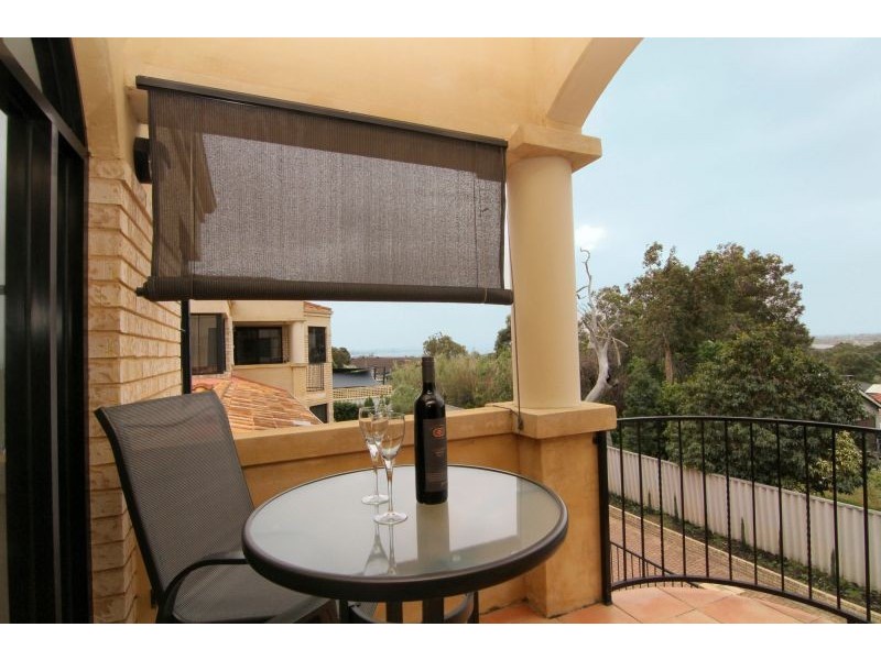 2 / 3 Birdwood Road, Melville WA 6156