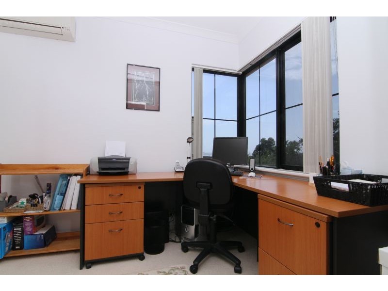 2 / 3 Birdwood Road, Melville WA 6156