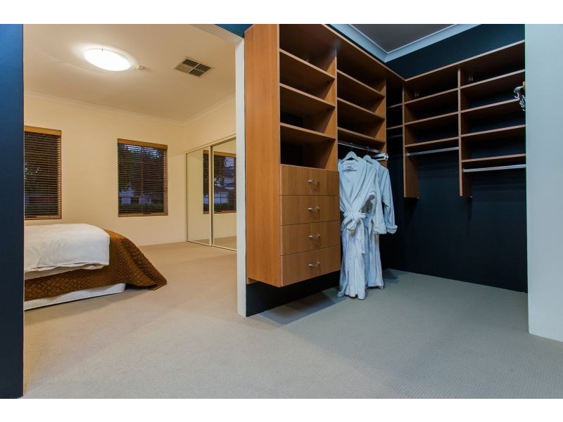 6 Barang Cct, Karawara WA 6152