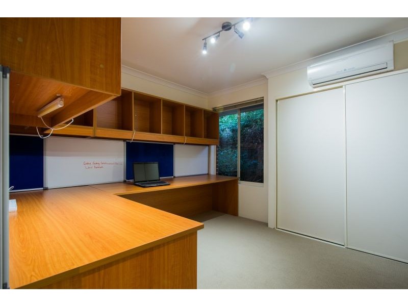 6 Barang Cct, Karawara WA 6152