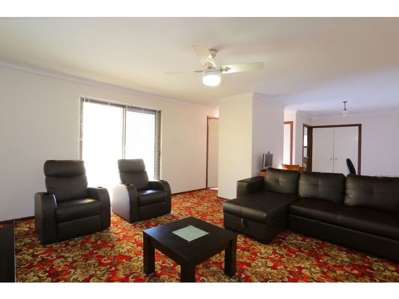 6 Yallambee Place, Karawara WA 6152