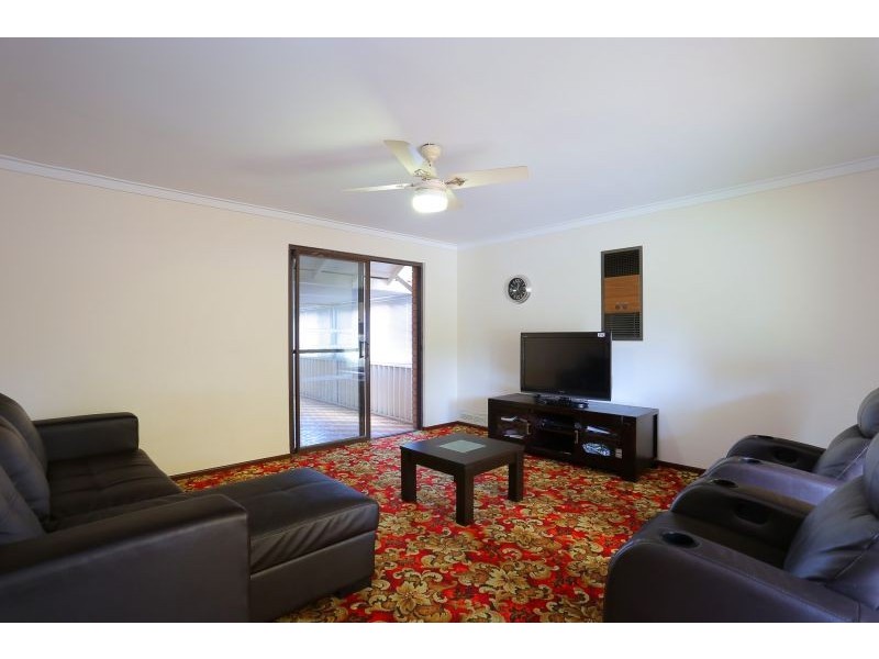 6 Yallambee Place, Karawara WA 6152