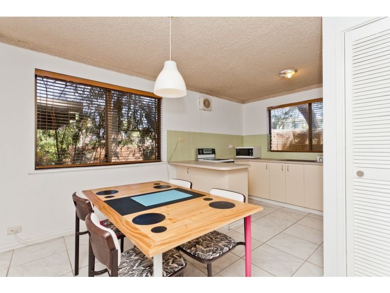 8/80 Edgecumbe Street, Como WA 6152