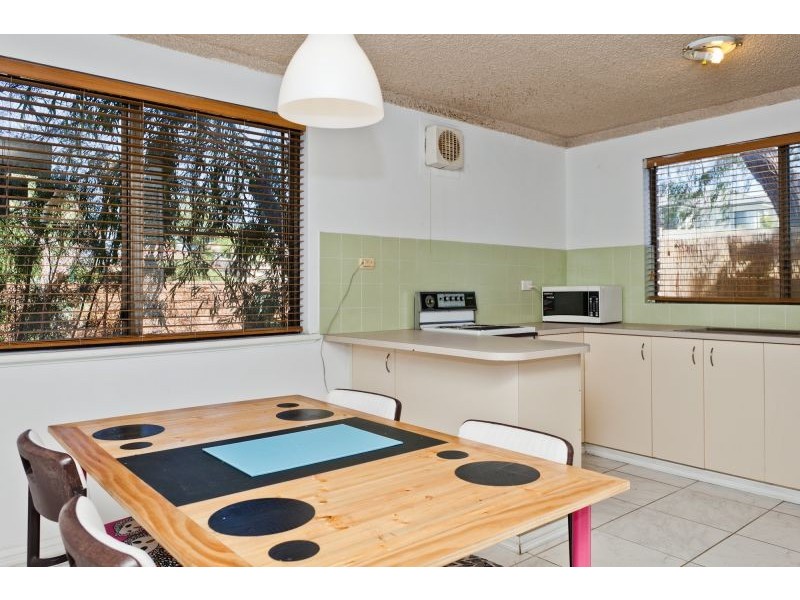 8/80 Edgecumbe Street, Como WA 6152