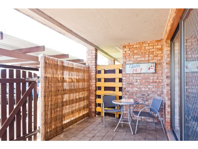 8/80 Edgecumbe Street, Como WA 6152