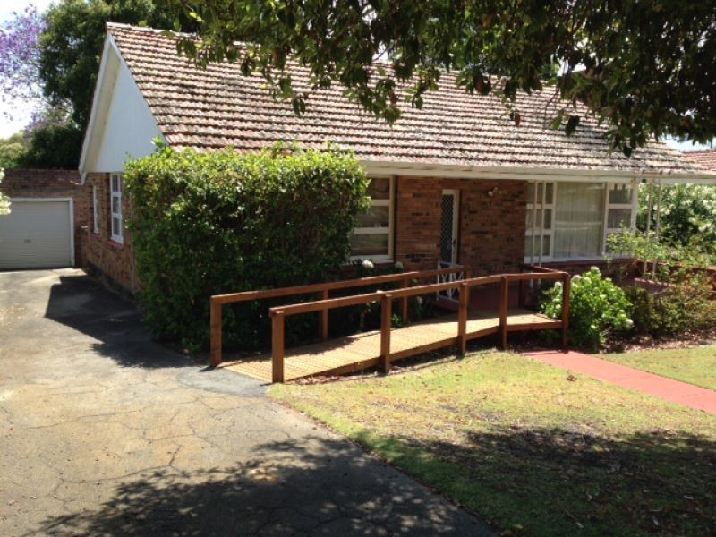 20 Crawshaw Crescent, Manning WA 6152