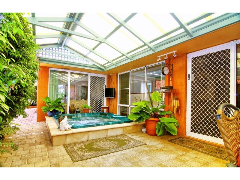 30B Crawshaw Crescent, Manning WA 6152