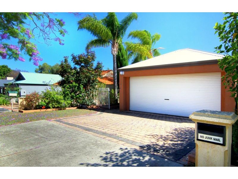 30B Crawshaw Crescent, Manning WA 6152