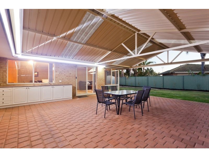 665 Safety Bay Road, Warnbro WA 6169