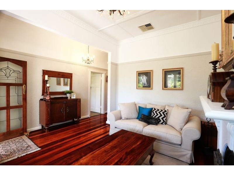 71 Gwenyfred Road, Kensington WA 6151