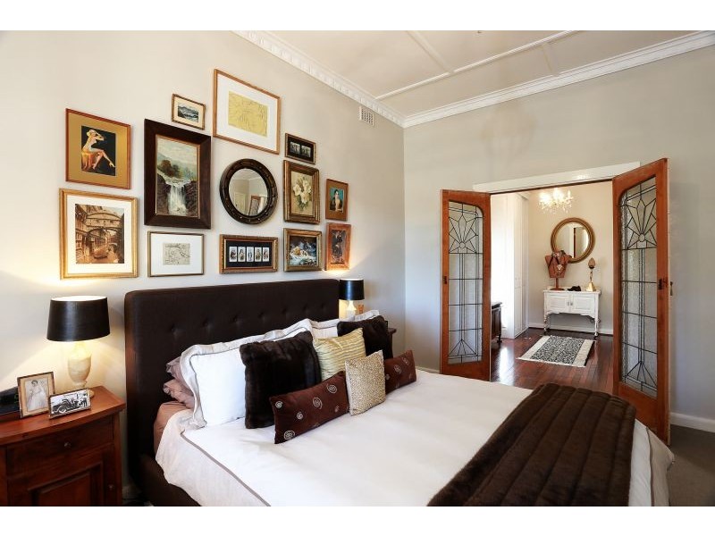 71 Gwenyfred Road, Kensington WA 6151