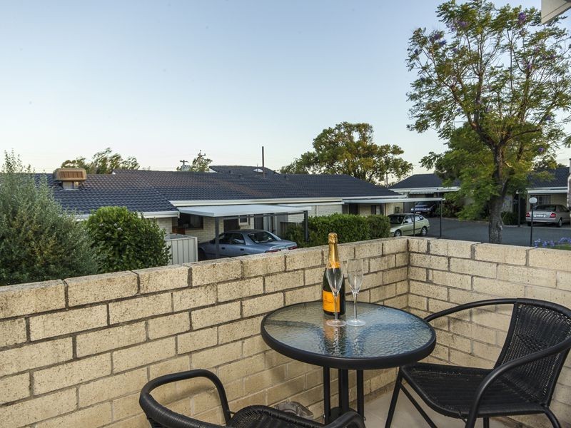 17/79 Clydesdale Street, Como WA 6152