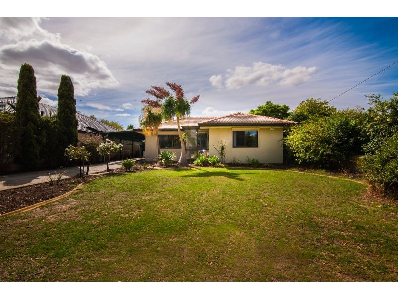 133 Williamson Ave, Cloverdale WA 6105