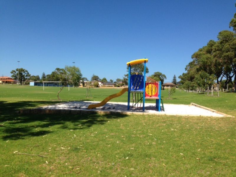 1/30 Second Avenue, Shoalwater WA 6169