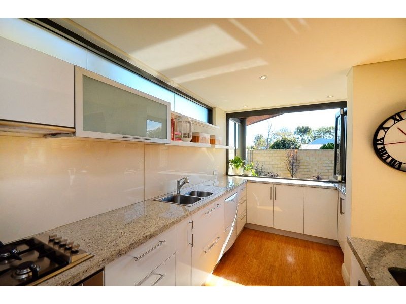 30A Tweeddale Road, Applecross WA 6153