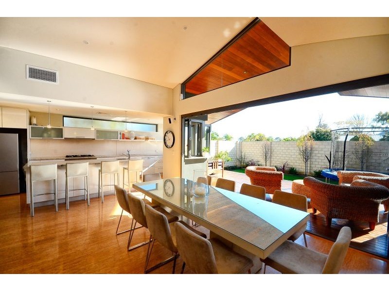 30A Tweeddale Road, Applecross WA 6153