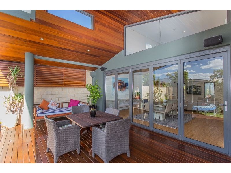 30A Tweeddale Road, Applecross WA 6153