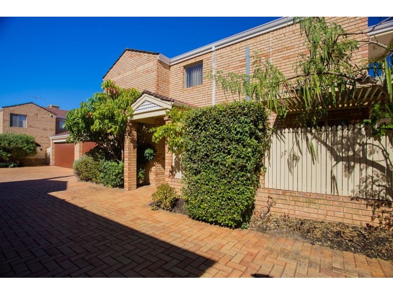 2/129 Hensman St, South Perth WA 6151