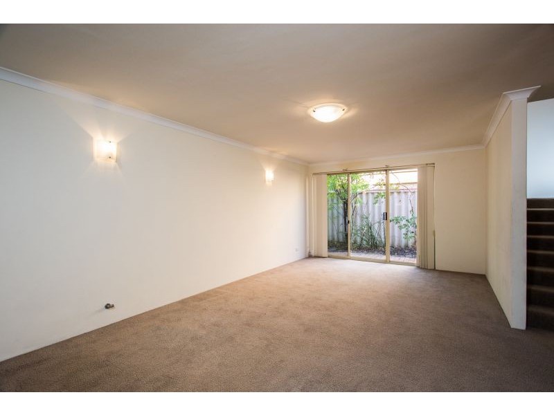 2/129 Hensman St, South Perth WA 6151