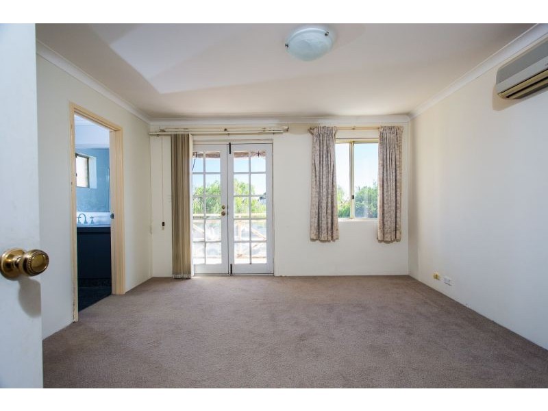 2/129 Hensman St, South Perth WA 6151