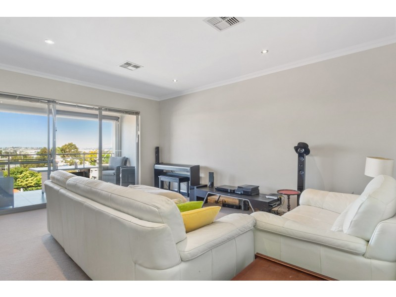 22 Mahlberg Avenue, Woodlands WA 6018