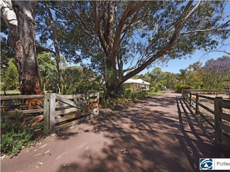 19 Park Street, Henley Brook WA 6055