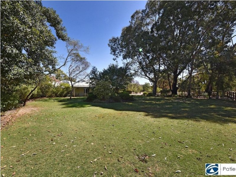 19 Park Street, Henley Brook WA 6055